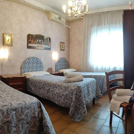 Hotel Hillary House Fiumicino Zewnętrze zdjęcie